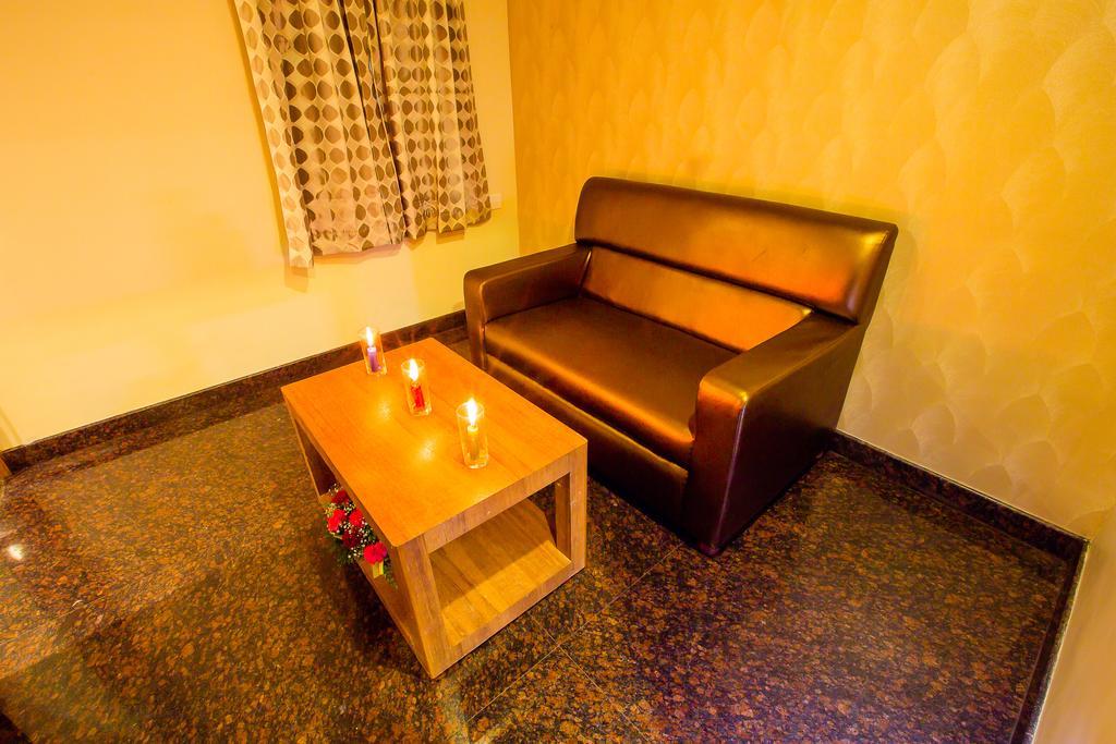 Hotel Radha Prasad Ероде Номер фото