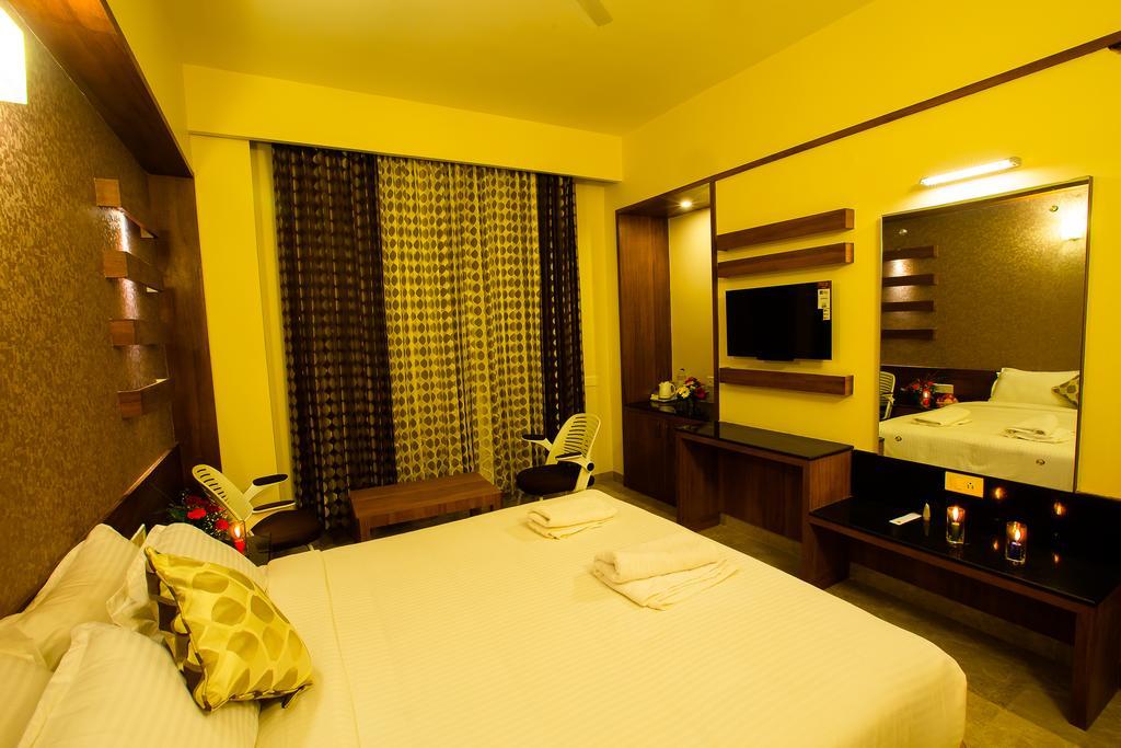 Hotel Radha Prasad Ероде Номер фото