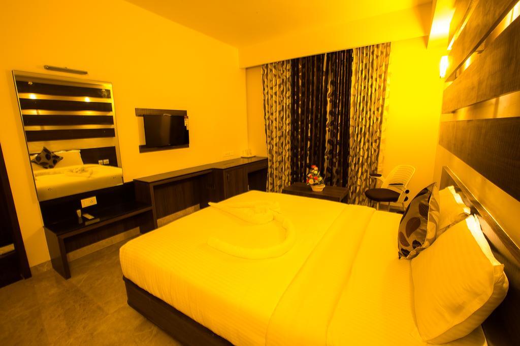 Hotel Radha Prasad Ероде Номер фото